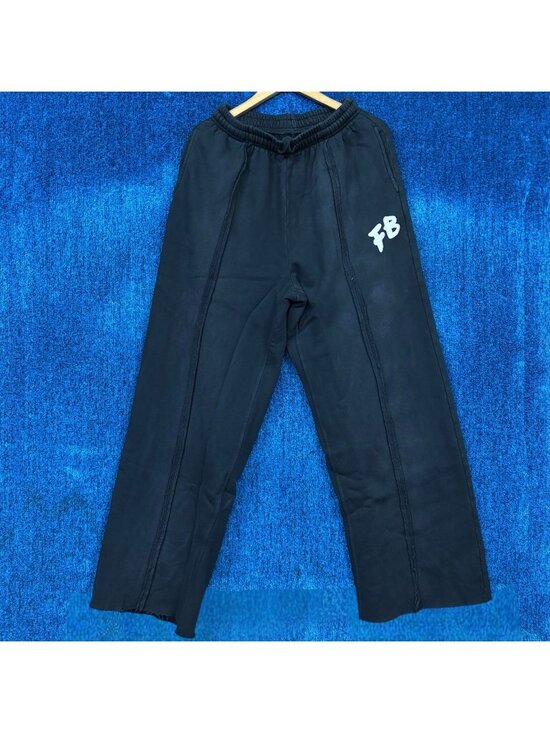 Fenty Beauty Other - Fenty Beauty by Rihanna Initials Logo Oversized Sweatpants S